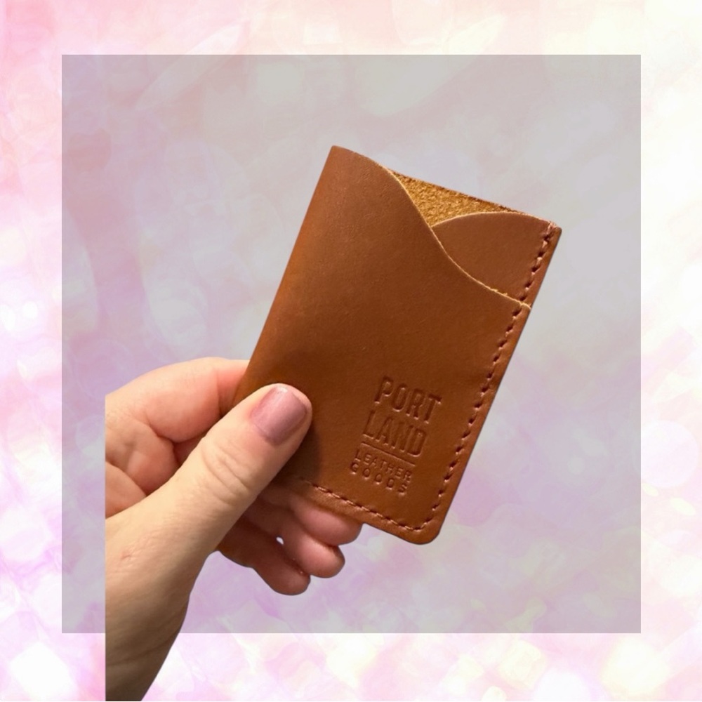 🦄 Portland Leather Minimalist Wallet in Honey!